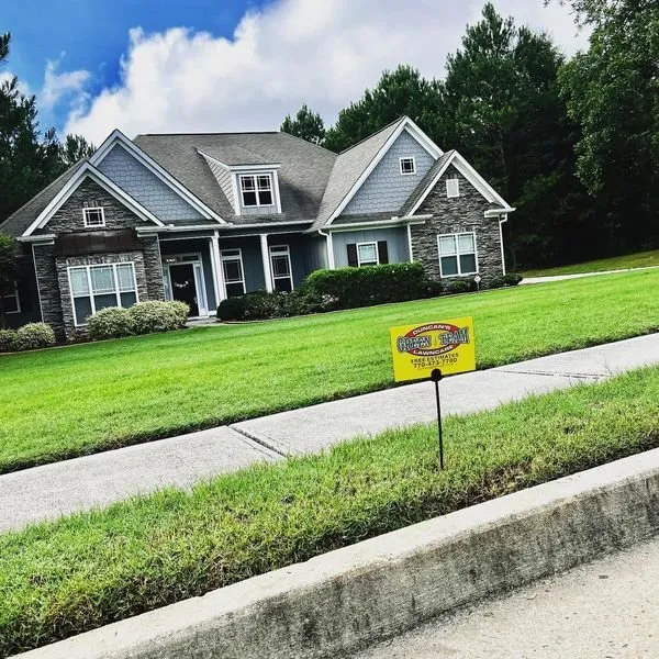 Affordable lawn care service experts serving Jonesboro, GA - Duncan's Green Team