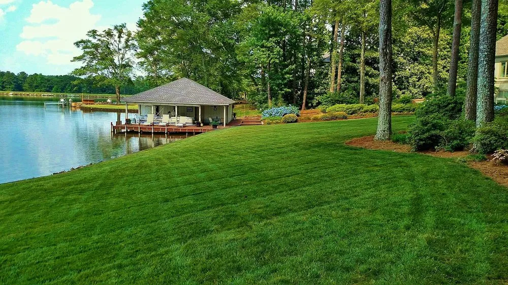 Local landscaping services experts serving Jonesboro, GA - Duncan's Green Team