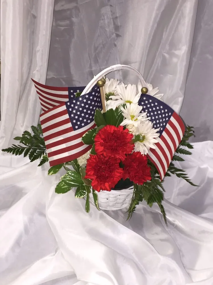 Expert yard cleanup service near you in Osseo, MN by Dundee Nursery