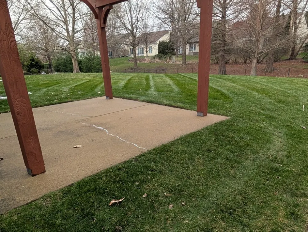 Professional lawn mowing service near you in Tolono, IL by Dundore's Lawncare