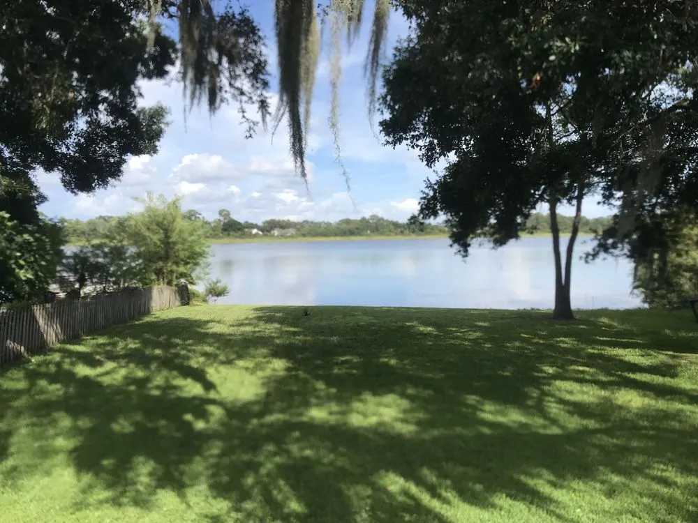 Expert yard maintenance in Dunedin, FL by Dunedin Lawn Pros