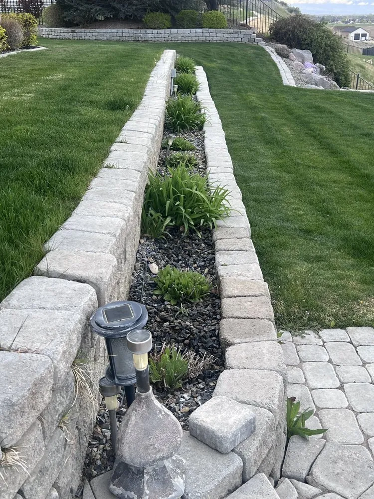 Professional yard maintenance near you across Eagle, ID - Dunn landscaping
