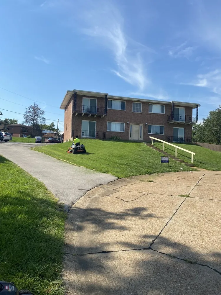 Top-rated residential landscaping experts serving University City, MO - Dunn-Wright Lawn Care