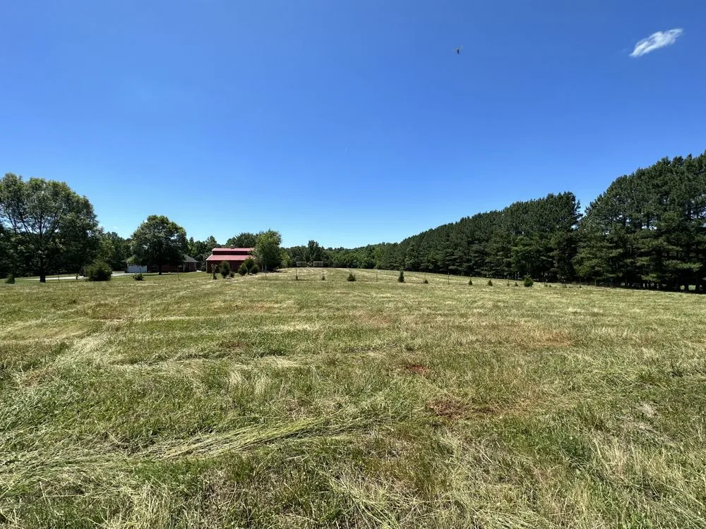 Affordable yard cleanup service with custom design across Spartanburg, SC - Dunnaway's Lawn Care