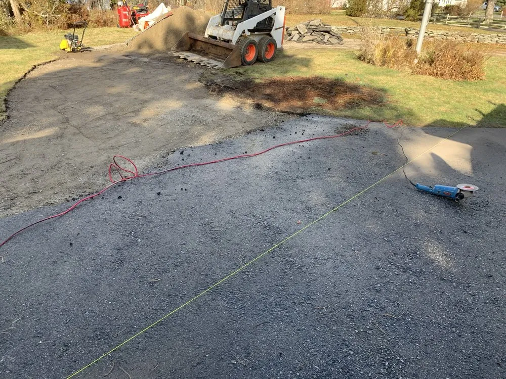 Trusted garden landscaping for beautiful yards in Kennebunkport, ME by Dunrad Landscape Contracting