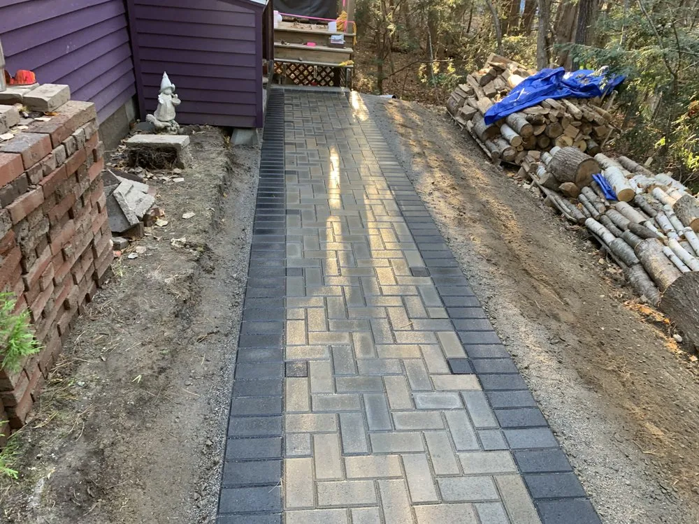 Local yard cleanup service in Kennebunkport, ME by Dunrad Landscape Contracting