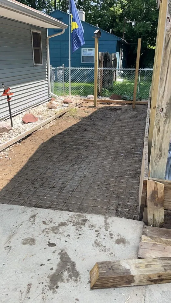 Affordable residential landscaping in Lansing, MI by Duo Concrete