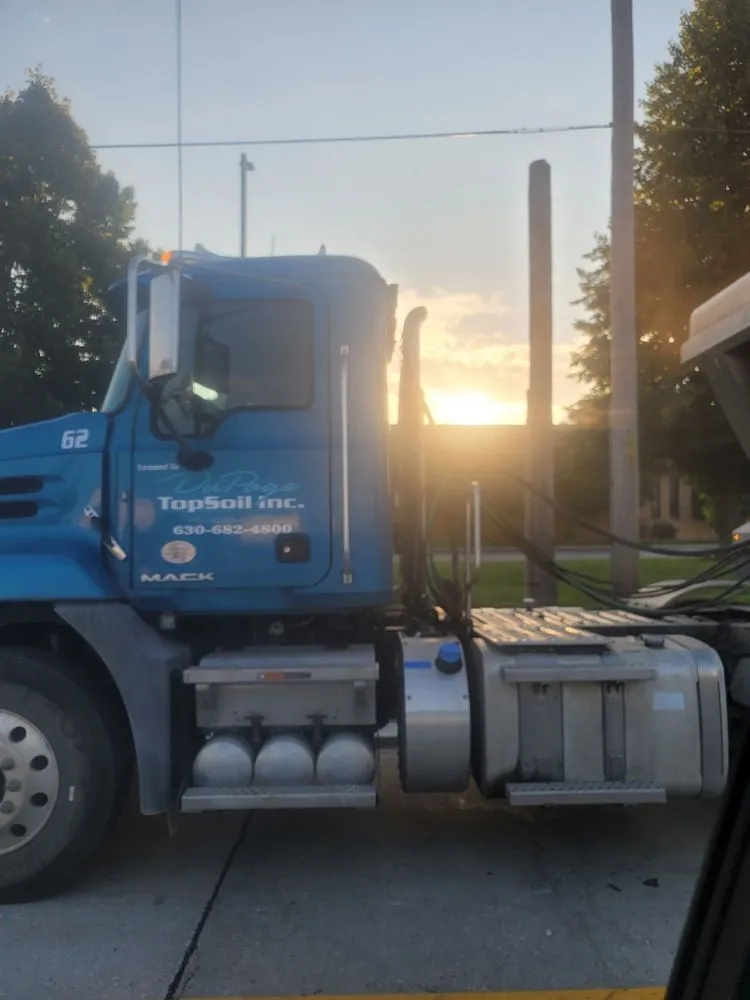 Expert landscaping services in West Chicago, IL - Dupage Topsoil