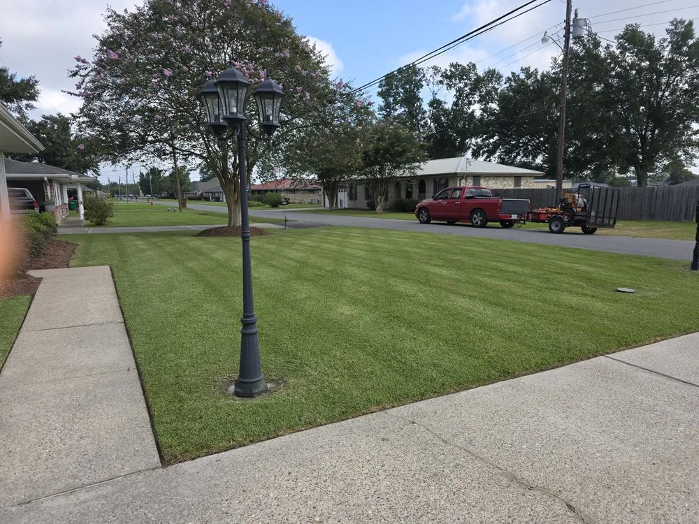 Custom landscape design for beautiful yards in Laplace, LA by Dupre’ Lawn & Gardening Services
