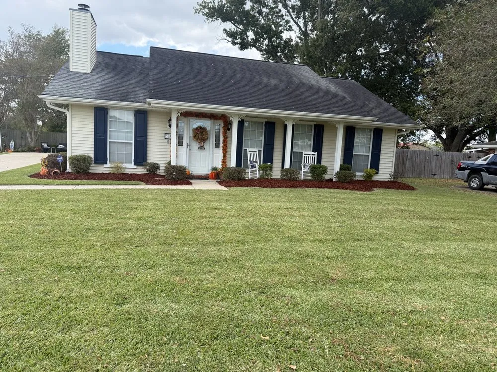 Affordable garden landscaping experts serving Laplace, LA - Dupre’ Lawn & Gardening Services