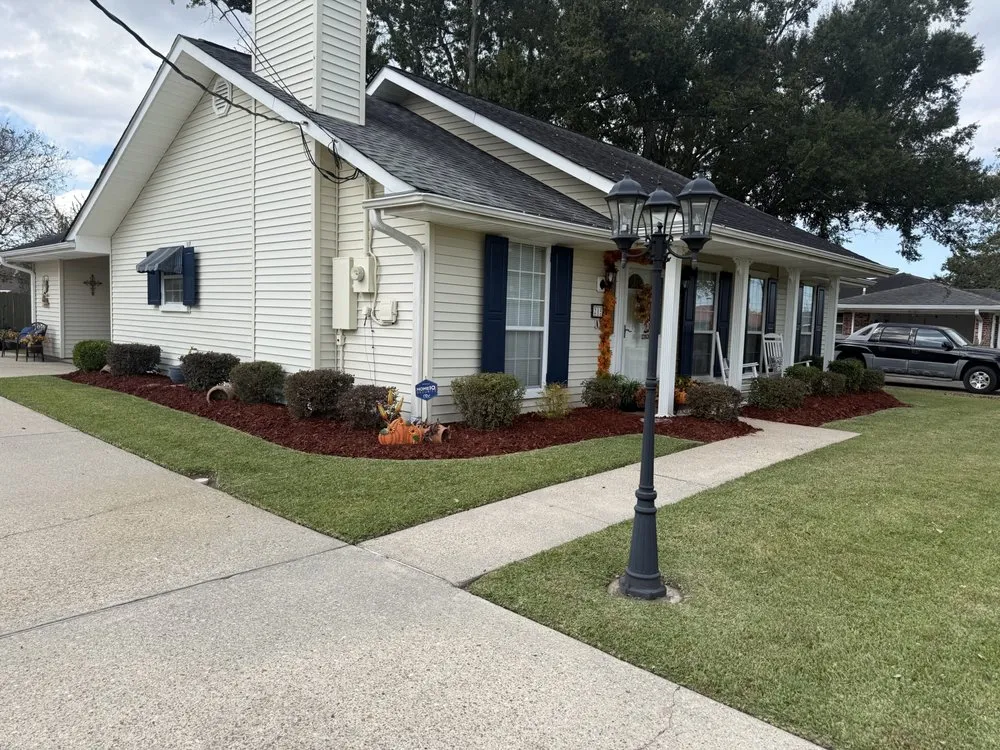 Local yard cleanup service in Laplace, LA - Dupre’ Lawn & Gardening Services