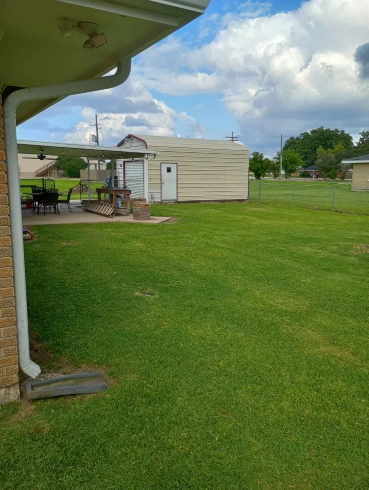 Affordable lawn care service experts serving Galliano, LA - Dupree's Lawn Service