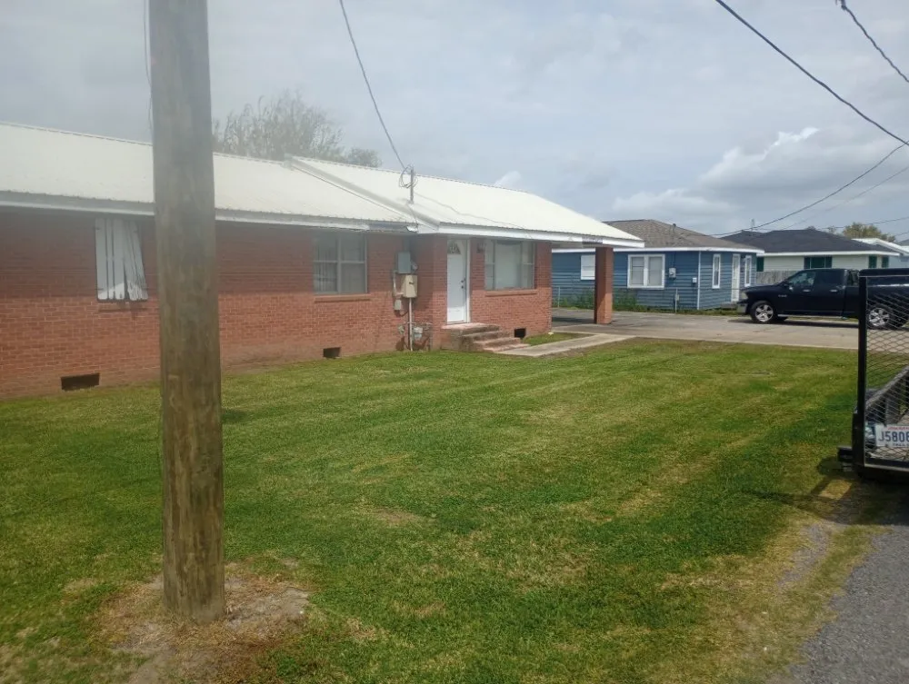 Local landscape installation experts serving Galliano, LA - Dupree's Lawn Service