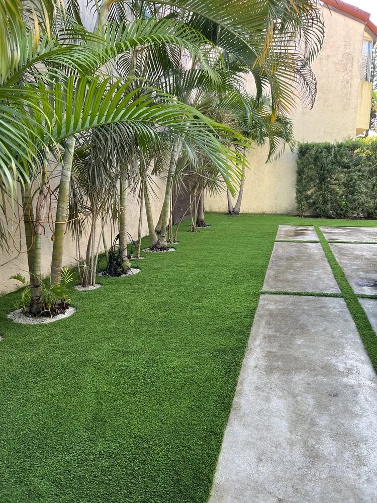 Professional lawn mowing service in Pompano Beach, FL - Durafield