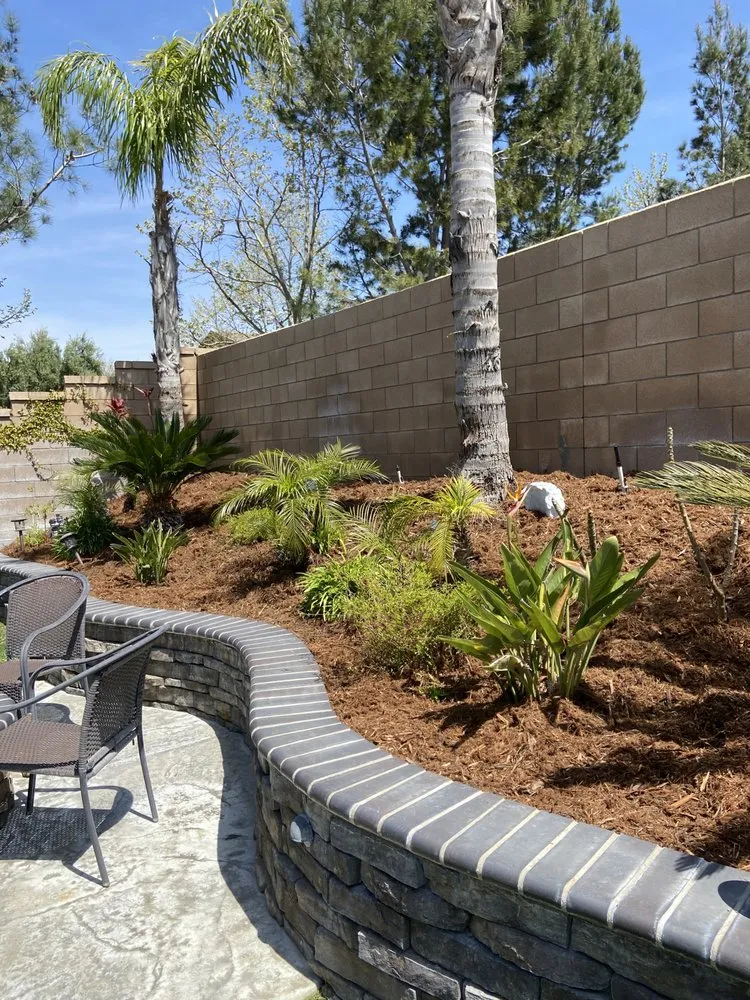 Professional landscaping services experts serving Rialto, CA - Duran Jr Landscape & Lawn