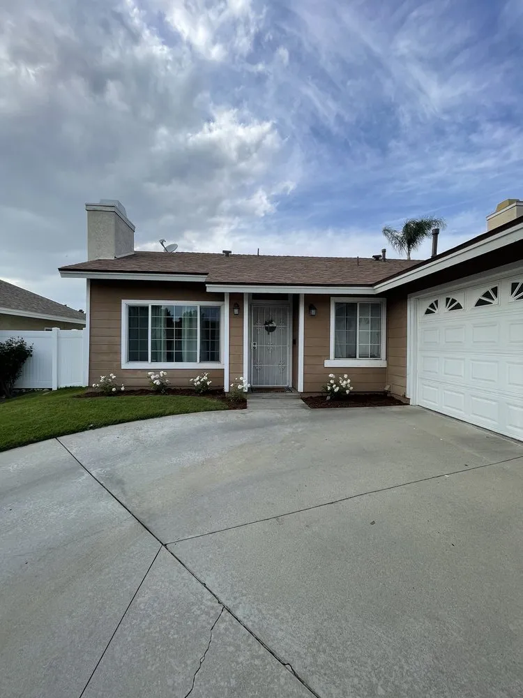 Affordable lawn mowing service for year-round maintenance in Rialto, CA by Duran Jr Landscape & Lawn