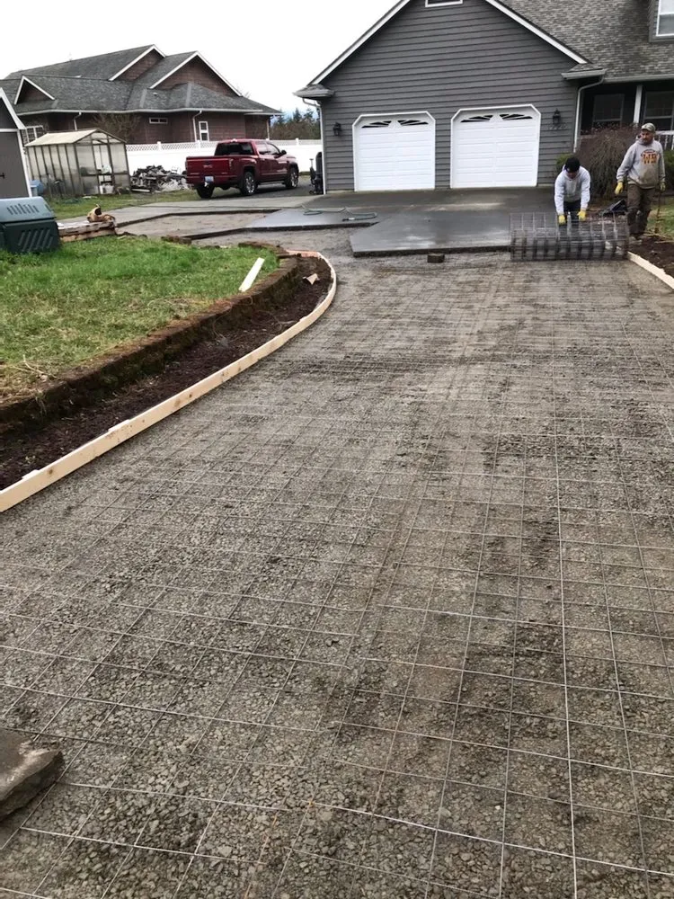 Top-rated lawn care service in Fife, WA - Duran Landscaper & General Contractor