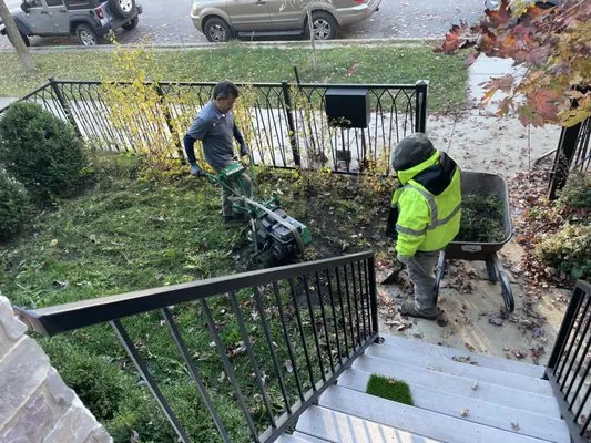 Duran Landscaping Logo