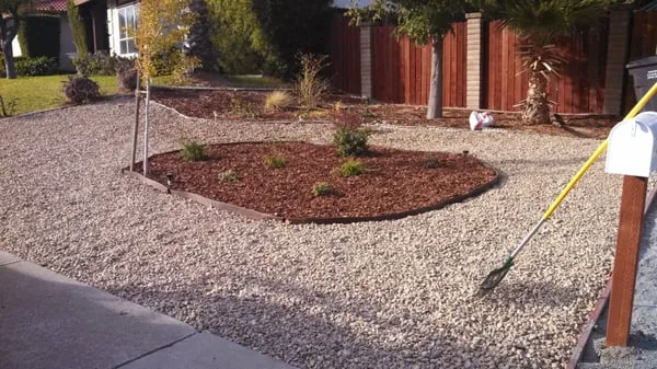 Duran Landscaping Services Logo