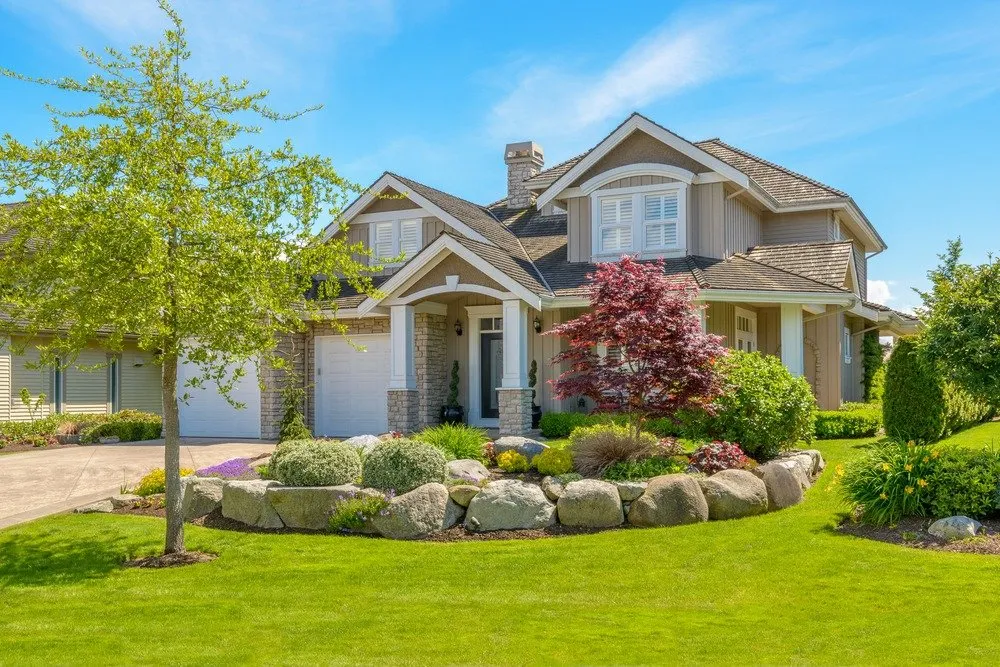 Local lawn mowing service in Milwaukee, WI - Duran's Landscaping & Services