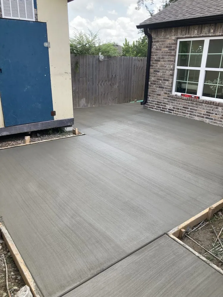 Trusted lawn mowing service with custom design in Springdale, AR by Duran’s Landscaping