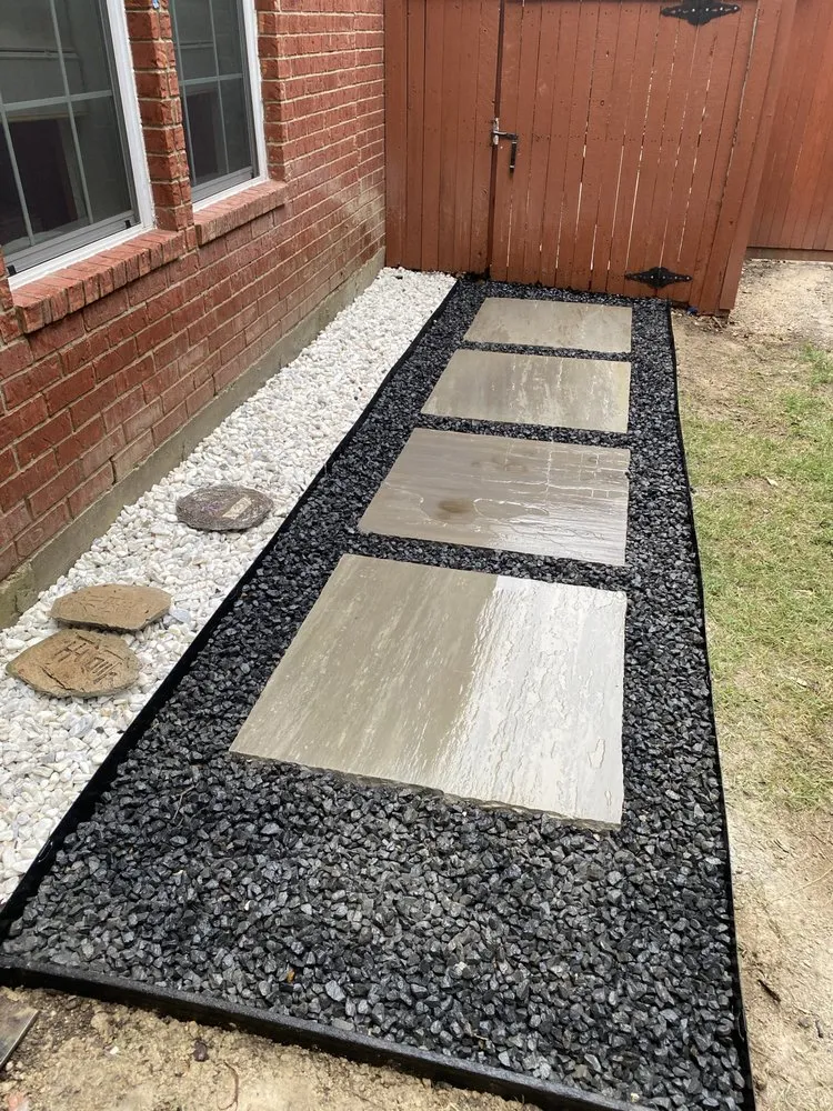 Custom garden landscaping for homes in McKinney, TX by Durascapes