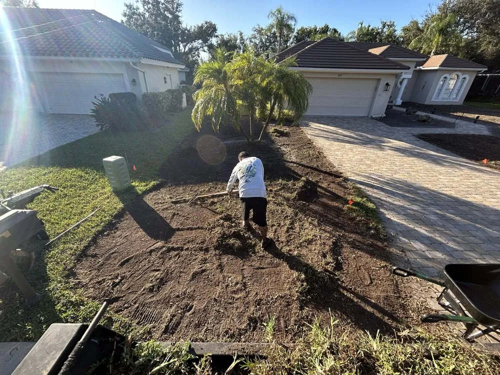 Local garden landscaping for year-round maintenance in Palmetto, FL by Dusk 2 Dawn