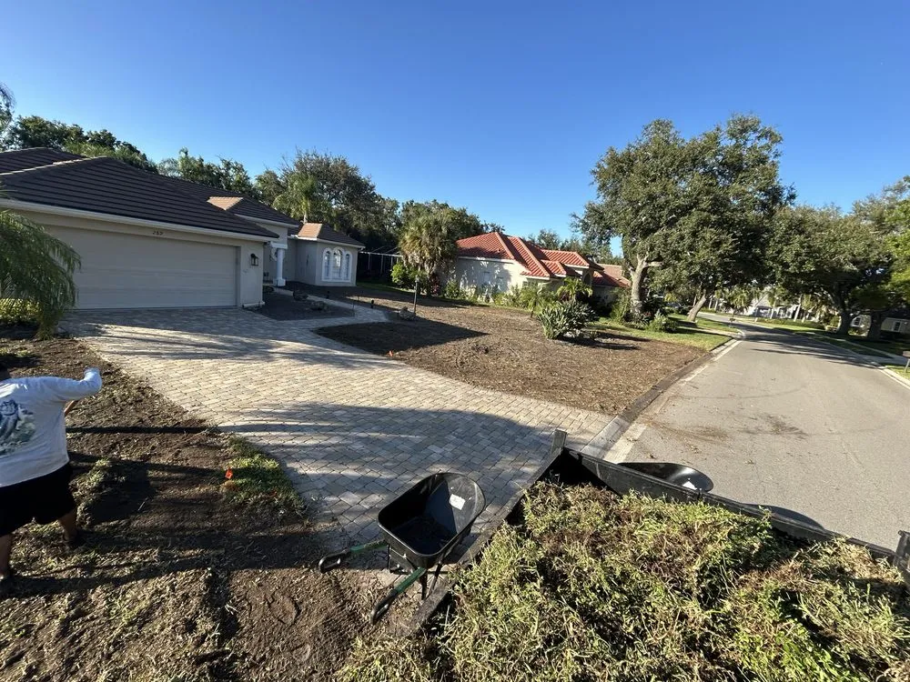 Reliable landscape design in Palmetto, FL by Dusk 2 Dawn