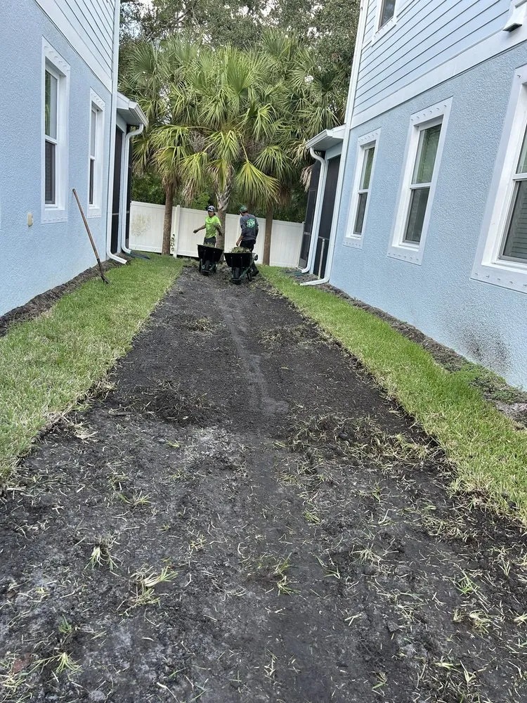 Reliable lawn mowing service for year-round maintenance across Palmetto, FL - Dusk 2 Dawn