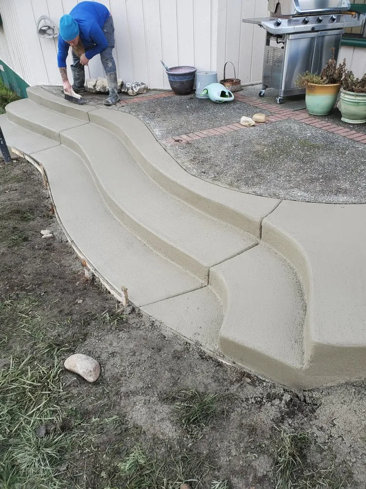 Custom garden landscaping in Lacey, WA by Dustin Concrete