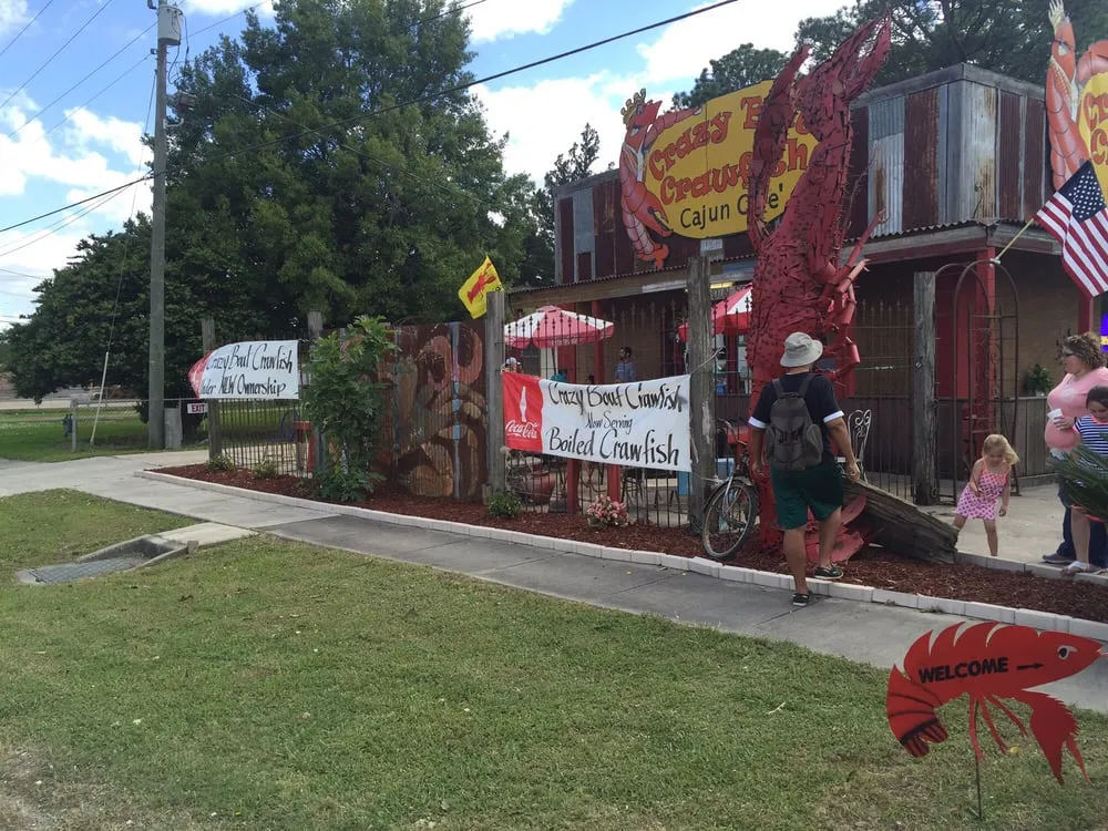 Trusted outdoor landscaping with custom design across Lafayette, LA - Dustin Yard Maintenance