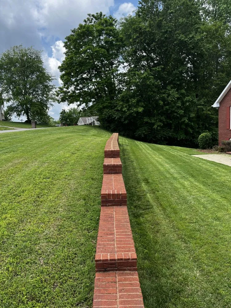 Reliable garden landscaping for year-round maintenance across Fort Campbell, KY - Dusty Bushwhackers