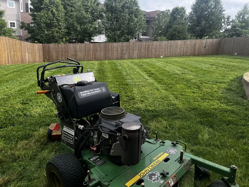 Professional lawn care service in Fort Campbell, KY by Dusty Bushwhackers