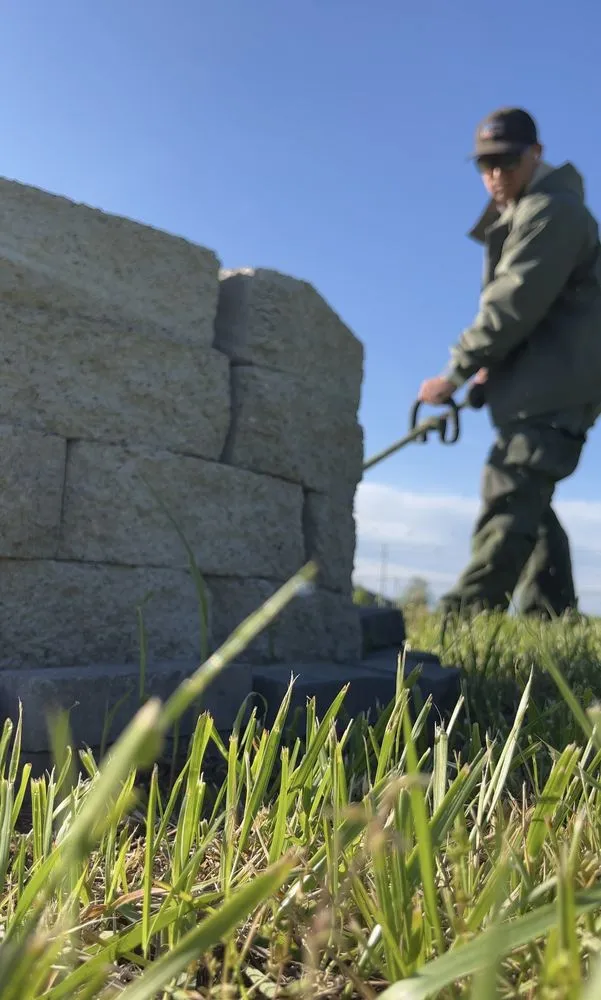 Trusted landscape design experts serving Fort Campbell, KY - Dusty Bushwhackers