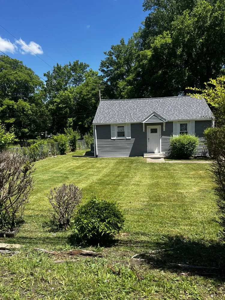 Custom yard cleanup service for year-round maintenance across Fort Campbell, KY - Dusty Bushwhackers
