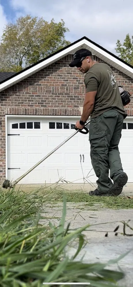 Affordable landscape design for residential properties across Fort Campbell, KY - Dusty Bushwhackers