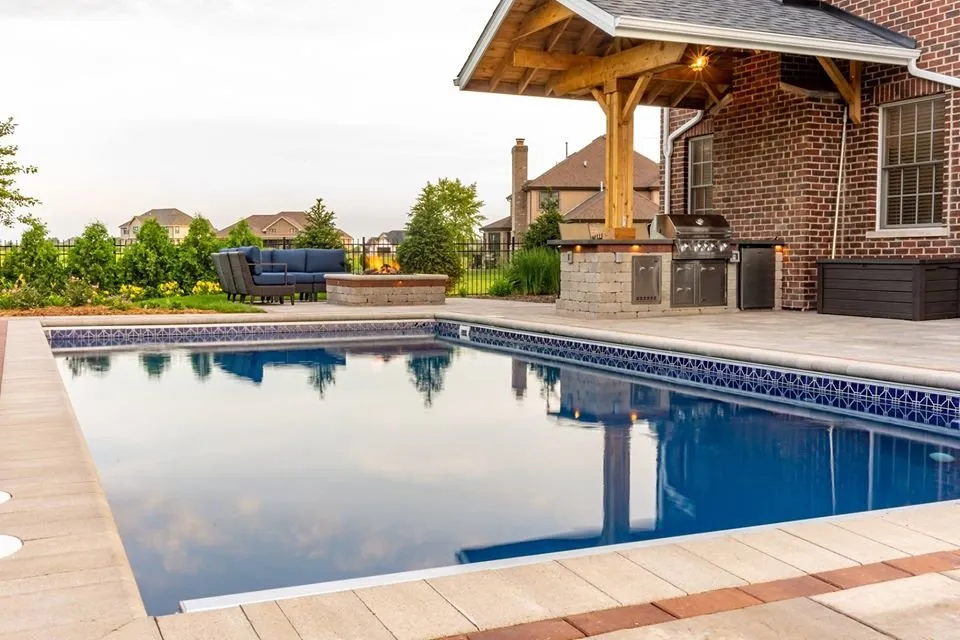 Local garden landscaping in New Lenox, IL by Dutch Barn Landscaping