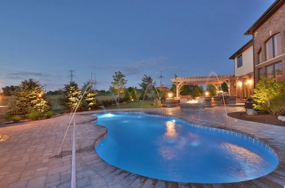 Top-rated landscaping services in New Lenox, IL by Dutch Barn Landscaping