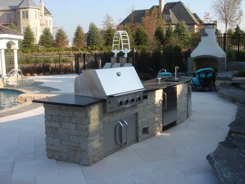 Trusted yard maintenance experts serving New Lenox, IL - Dutch Barn Landscaping