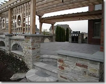 Professional garden landscaping in New Lenox, IL by Dutch Barn Landscaping