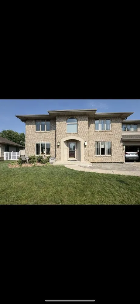 Trusted yard maintenance experts serving New Lenox, IL - Dutch Barn Landscaping