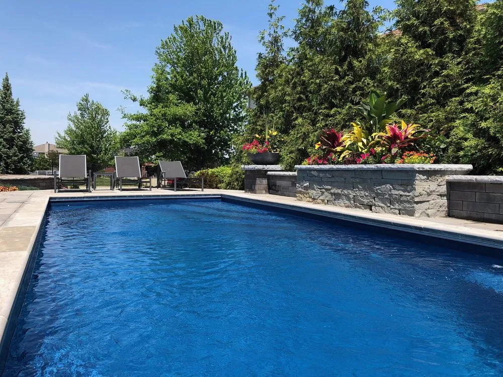 Professional outdoor landscaping in New Lenox, IL - Dutch Barn Landscaping