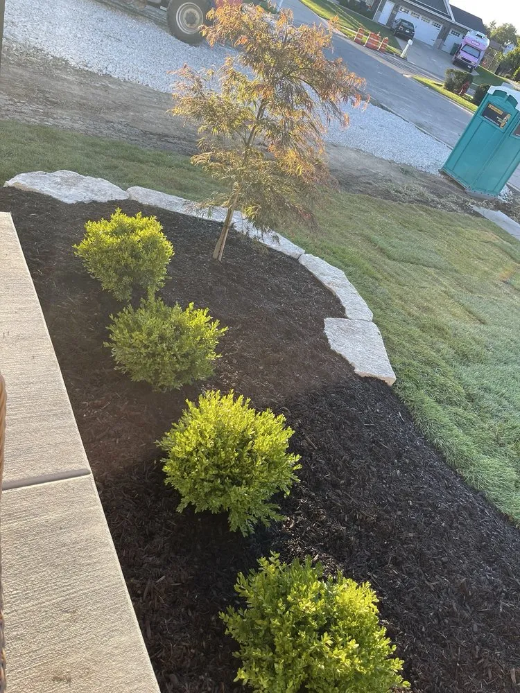 Custom lawn care service experts serving New Lenox, IL - Dutch Barn Landscaping