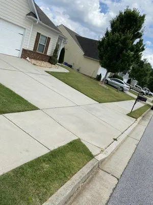 Dutch Lawn Care Logo