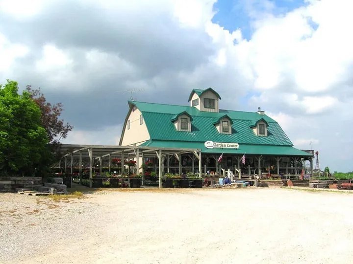 Custom lawn care service for residential properties in Pella, IA by Dutch Meadows Garden Center & Lanscaping