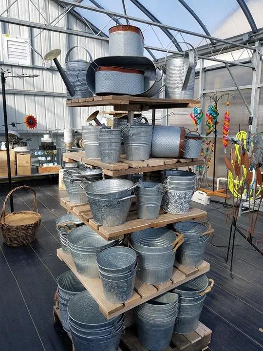 Custom lawn mowing service in Pella, IA by Dutch Meadows Garden Center & Lanscaping