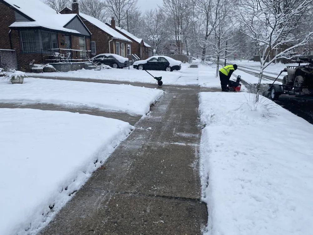 Expert landscaping services experts serving Royal Oak, MI - Duvall Landscape and Snow Removal