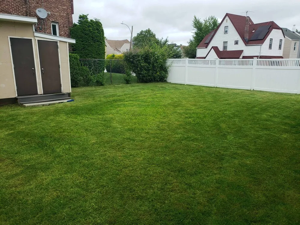 Local lawn mowing service in Howard Beach, NY by DV & B Express