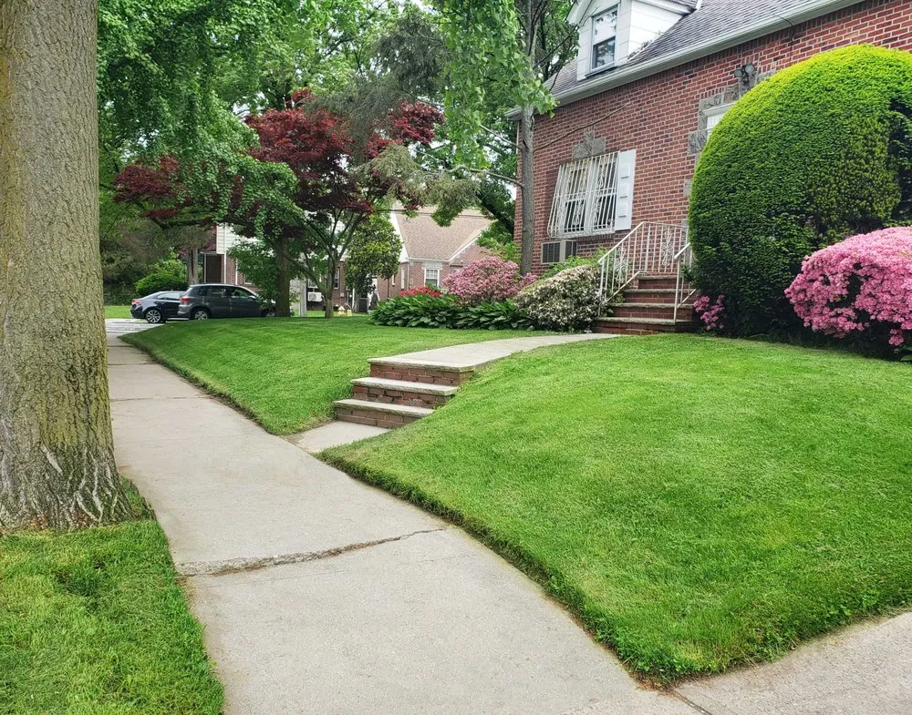 Custom garden landscaping in Howard Beach, NY - DV & B Express