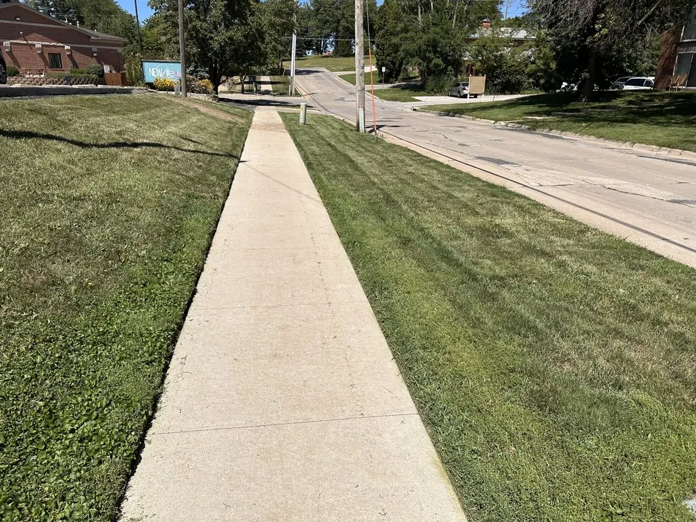 Expert yard cleanup service for year-round maintenance across North Liberty, IA - D’Ville Lawn Care and Cleaning Services